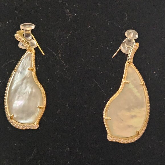 Kendra Scott Tinley Earrings - Picture 1 of 4